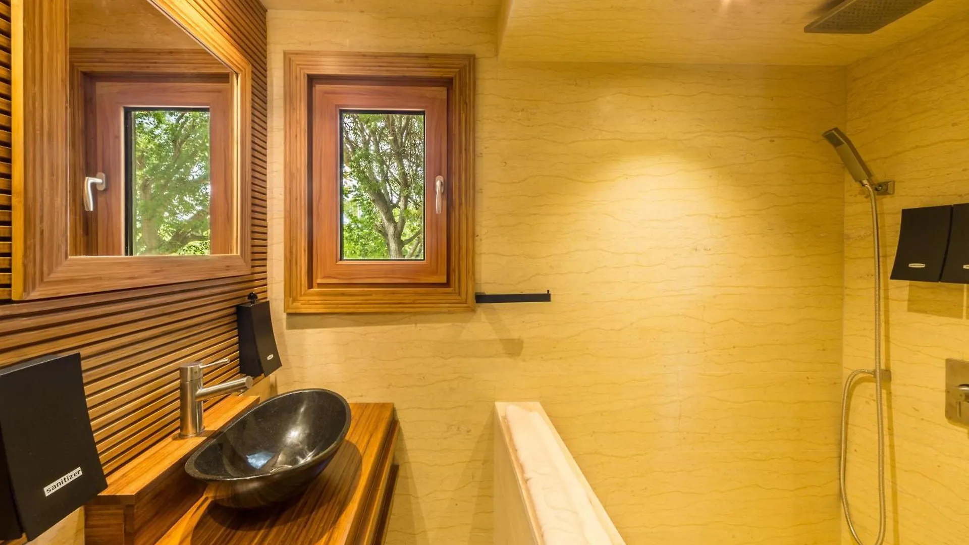Kokomo Botanical Resort - Caribbean Family Cottages Turtle Cove