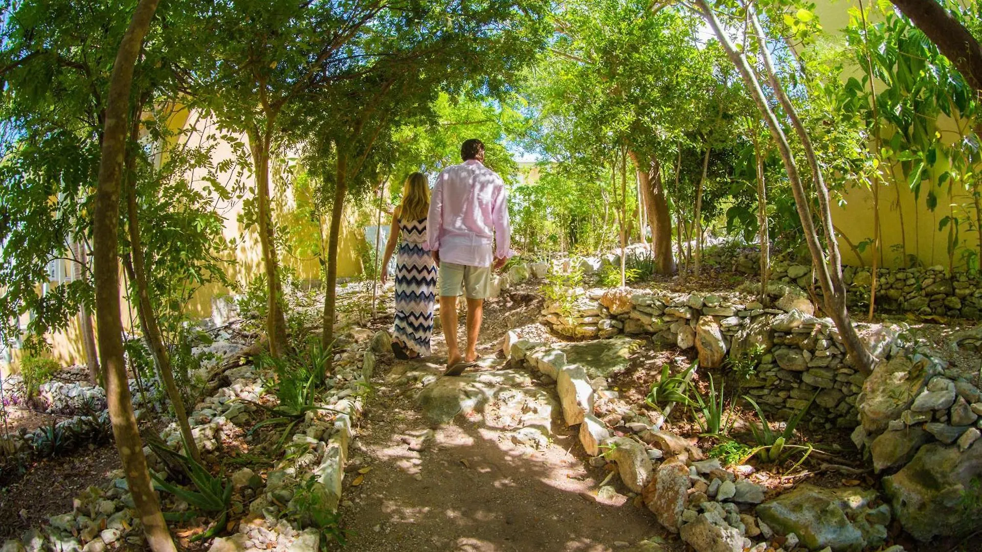 Kokomo Botanical Resort - Caribbean Family Cottages Turtle Cove